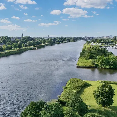 Botel House Boat Trinidad 5*