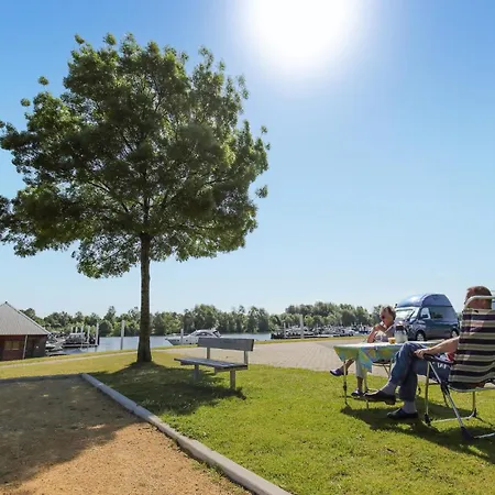 Botel House Boat Trinidad Maastricht