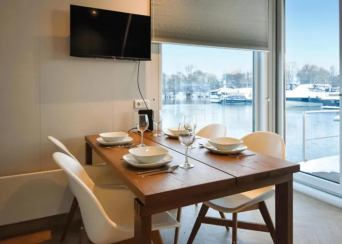 House Boat Trinidad Botel 5*