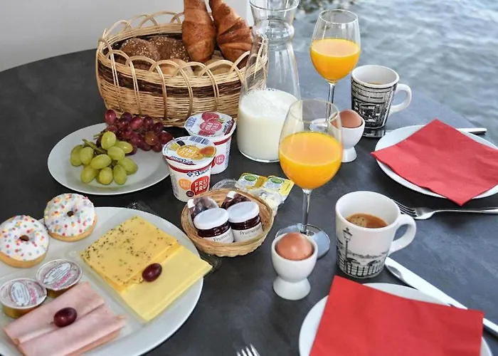 House Boat Trinidad Botel 5*