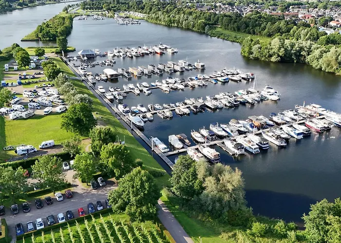 House Boat Trinidad Maastricht