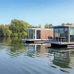 House Boat Trinidad بوتيل 5*