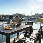 House Boat Trinidad بوتيل 5*