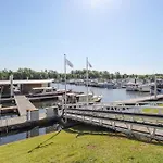 بوتيل House Boat Trinidad 5*