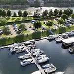 House Boat Trinidad 5*