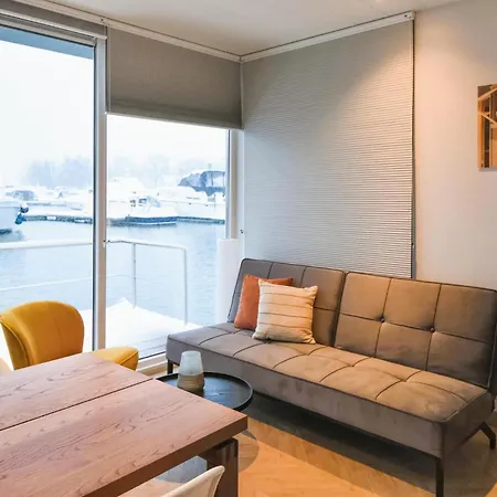 House Boat Trinidad 5* Maastricht