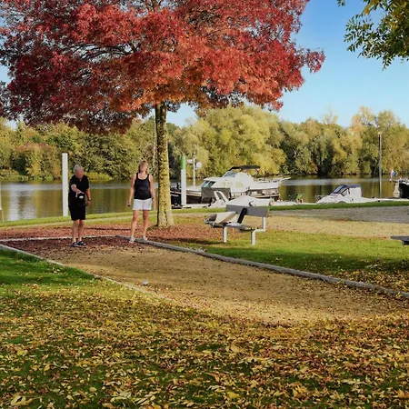 House Boat Trinidad 船屋 5*