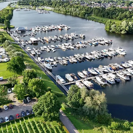 House Boat Trinidad Maastricht