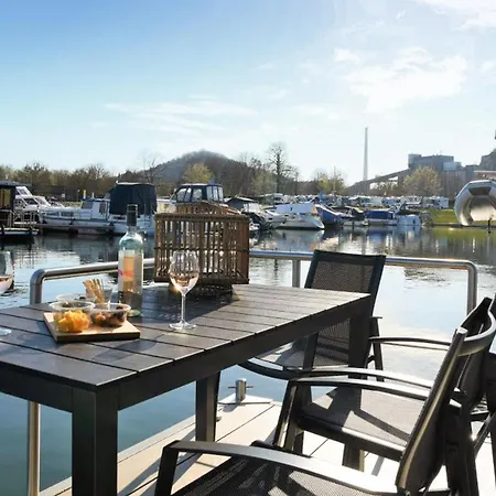 House Boat Trinidad 船屋 5*