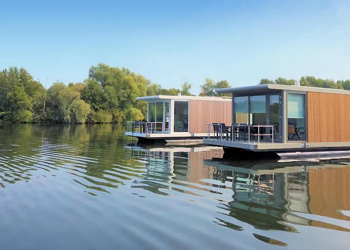 House Boat Trinidad Hotel en barco 5*