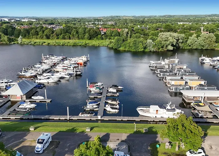 Hotel en barco House Boat Trinidad Maastricht