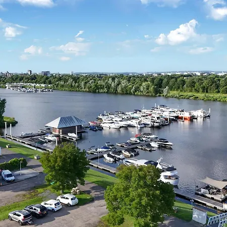 House Boat Trinidad マーストリヒト