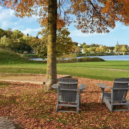 House Boat Trinidad 船上ホテル マーストリヒト